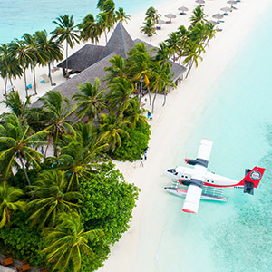 Hydravion sur une plage des maldives